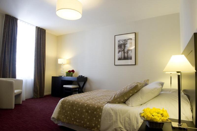 Hotel Burgevin Sully-sur-Loire Εξωτερικό φωτογραφία