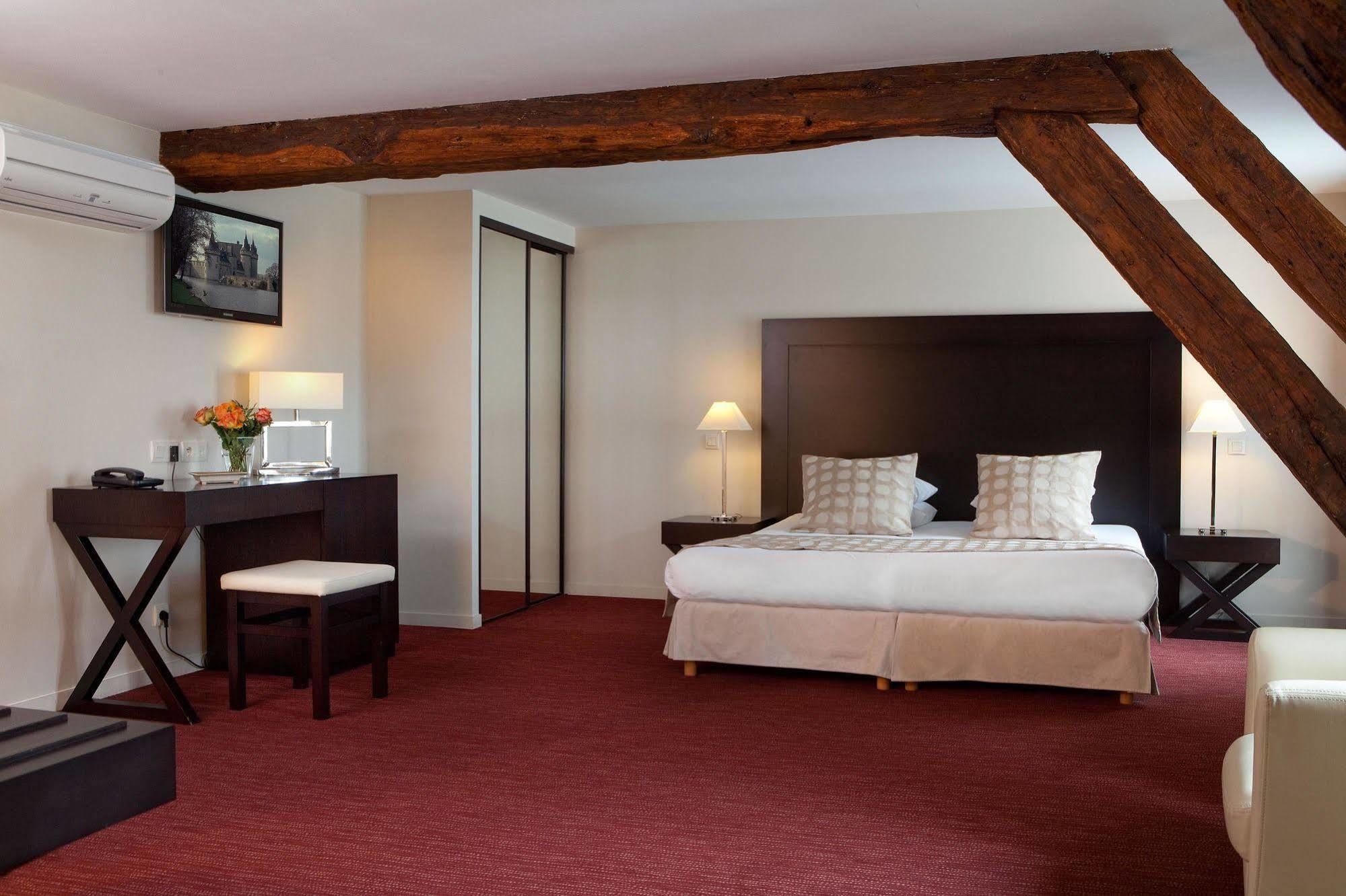 Hotel Burgevin Sully-sur-Loire Εξωτερικό φωτογραφία